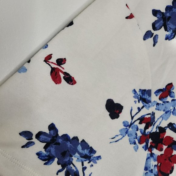 Karen Scott Short Sleeve T-shirt 2X Floral Red White Blue - Picture 6 of 6